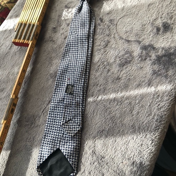 👦👔kids' Silk‎ Snap-On Tie - Black & Silver - Picture 2 of 5